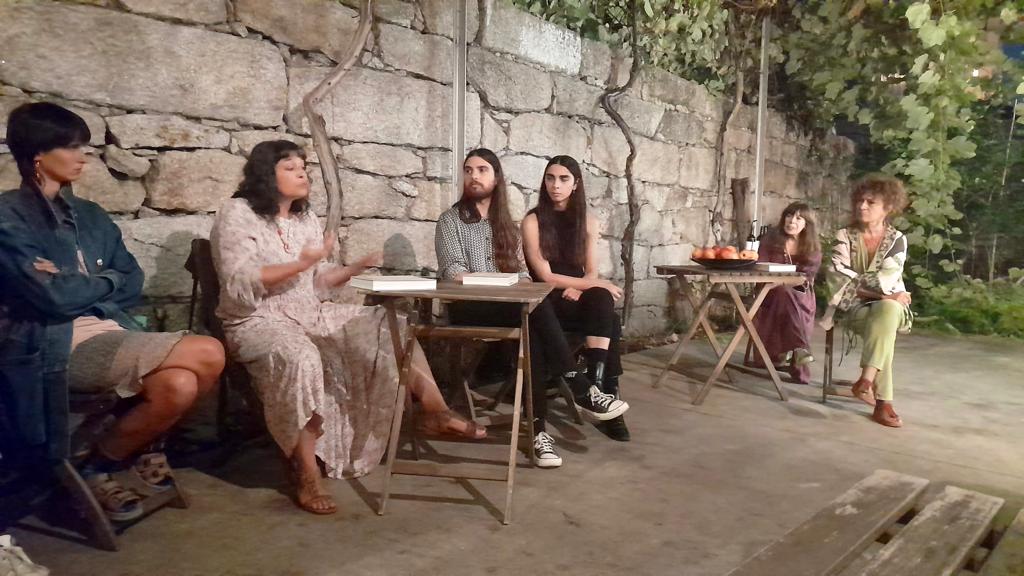 No dia 11 de outubro, pelas 19h00, o Visões Úteis reuniu-se no Espaço MIRA para um momento de partilha, a propósito do seu 10º aniversário.